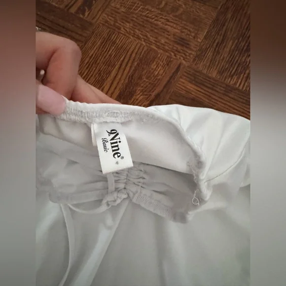 ruffled white mini skirt in size small barely worn in great condition - Picture 4 of 5